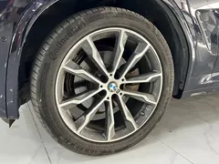 2021 BMW X4 25i M Sport Night Package, чёрный — фото 17