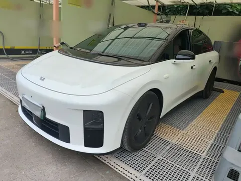 2025 Li Auto i6 2WD Standard