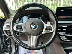 2021 BMW 5 Series 530Li Leading M Sport Package, чёрный — фото 6