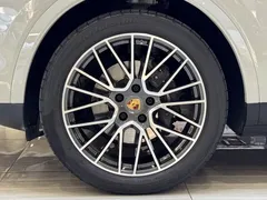 2023 Porsche Cayenne 3.0T Platinum Edition — фото 25