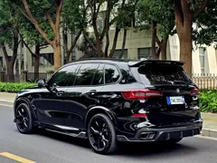 2021 BMW X5 xDrive40i Premium M Sport Package, чёрный — фото 10