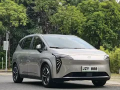 2022 Aion Y 70 Smart Lead LFP — фото 3