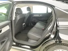 2023 Hongqi E-QM5 Basic Mobility, чёрный — фото 11