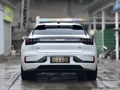 2022 Zeekr 001 Long Range Dual Motor YOU, белый — фото 5