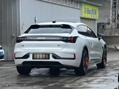 2022 Zeekr 001 Long Range Dual Motor YOU, белый — фото 6