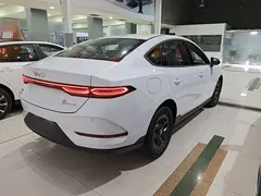 2025 BYD Qin PLUS DM-i PHEV Smart Driving 128km Advance, белый — фото 7