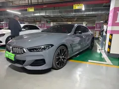 2022 BMW 8 Series 840i 4-Door Coupe M Sport Package, синий — фото 4