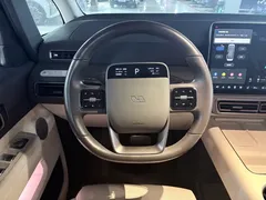 2024 Li Auto MEGA Ultra, белый — фото 7