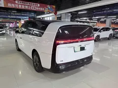 2024 Li Auto MEGA Ultra, белый — фото 8