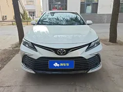 2021 Toyota Camry 2.0G Luxury, белый — фото 2