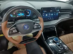 2021 BYD Tang DM-i PHEV 112km Premium, белый — фото 10