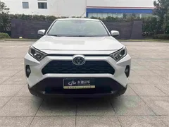 2020 Toyota RAV4 2.0L CVT 2WD Urban, белый — фото 2