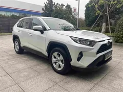 2020 Toyota RAV4 2.0L CVT 2WD Urban, белый — фото 3