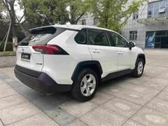 2020 Toyota RAV4 2.0L CVT 2WD Urban, белый — фото 9