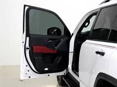 2022 Toyota Land Cruiser 3.5T Middle East, белый — фото 5