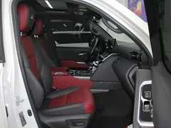 2022 Toyota Land Cruiser 3.5T Middle East, белый — фото 10