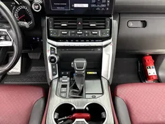 2022 Toyota Land Cruiser 3.5T Middle East, белый — фото 17