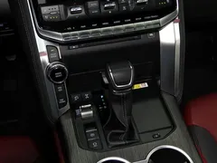 2022 Toyota Land Cruiser 3.5T Middle East, белый — фото 20