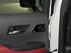 2022 Toyota Land Cruiser 3.5T Middle East, белый — фото 24
