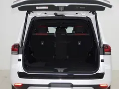 2022 Toyota Land Cruiser 3.5T Middle East, белый — фото 37