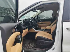 2021 Kia Carnival 2.0T Flagship, белый — фото 7
