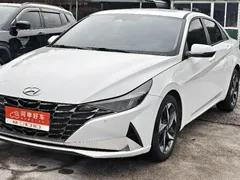 2022 Hyundai Elantra 1.5L CVT LUX Premium, белый — фото 1