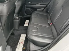 2022 Hyundai Elantra 1.5L CVT LUX Premium, белый — фото 7