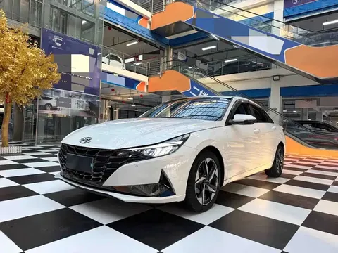 2022 Hyundai Elantra 1.5L CVT LUX Premium