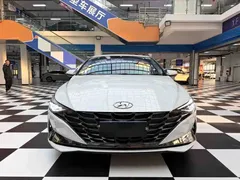 2022 Hyundai Elantra 1.5L CVT LUX Premium, белый — фото 2