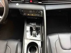 2022 Hyundai Elantra 1.5L CVT LUX Premium, белый — фото 16
