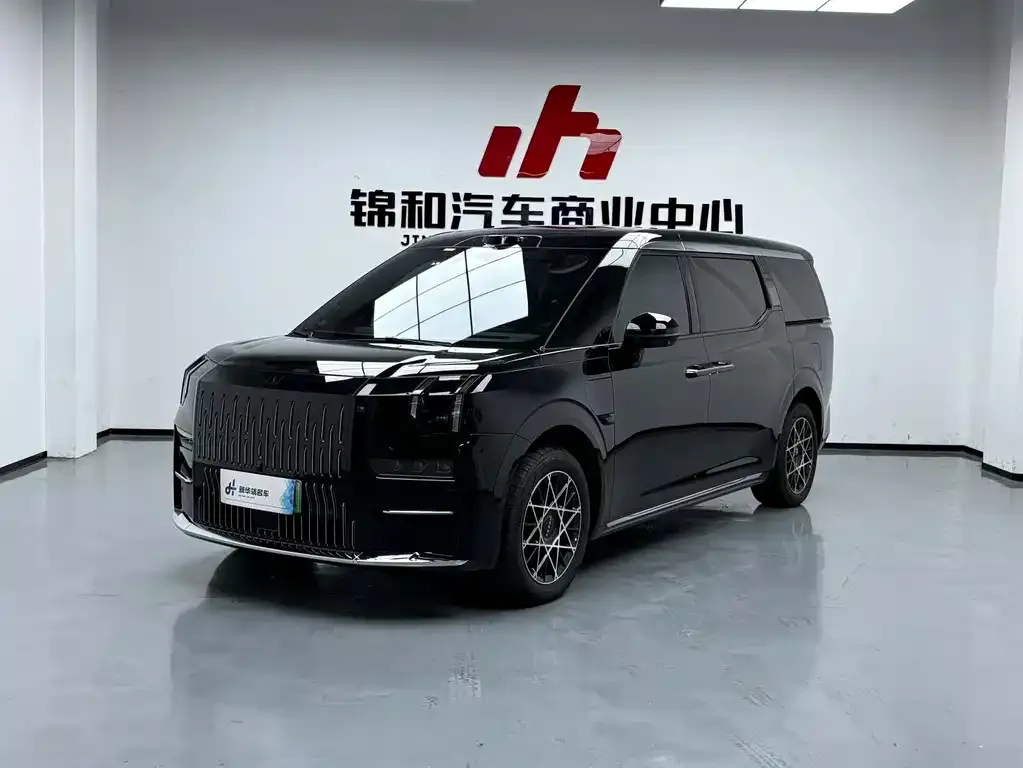 2024 Zeekr 009 7-seat 4WD 108kWh