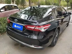 2023 Toyota Camry Hybrid 2.5HG Luxury, чёрный — фото 3