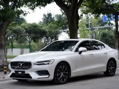 2022 Volvo S60 B4 Luxury, белый — фото 1