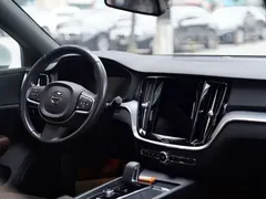 2022 Volvo S60 B4 Luxury, белый — фото 5