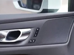 2022 Volvo S60 B4 Luxury, белый — фото 12