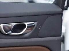 2022 Volvo S60 B4 Luxury, белый — фото 13