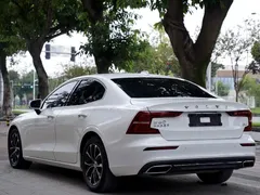 2022 Volvo S60 B4 Luxury, белый — фото 16