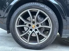 2022 Porsche Cayenne 3.0T Platinum, чёрный — фото 12