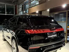2023 Audi Q6 50 TFSI quattro, чёрный — фото 9