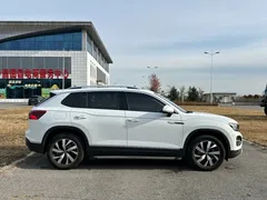 2022 Volkswagen Tayron 280TSI 2WD Luxury, белый — фото 7