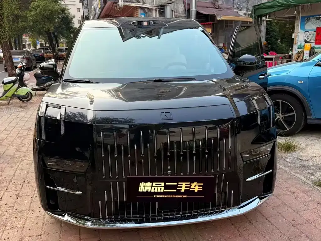 2024 Zeekr 009 6-Seat Executive 4WD 108kWh