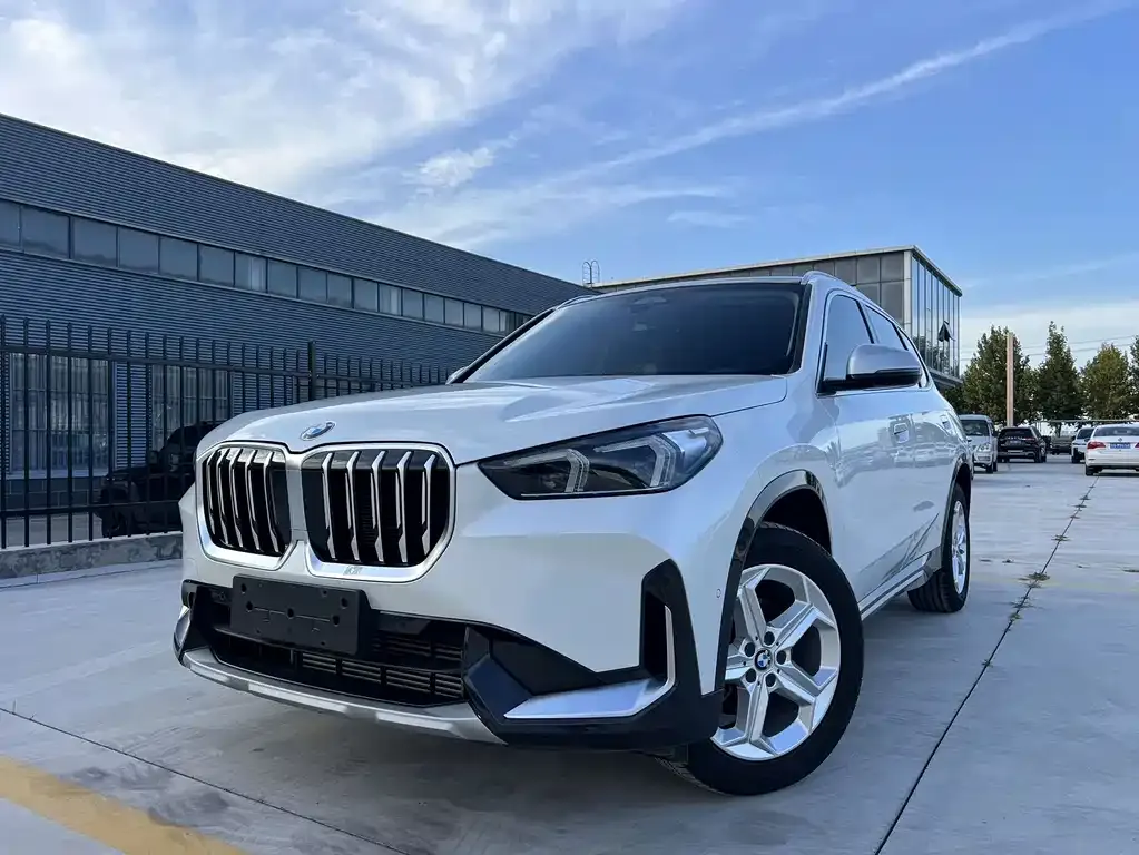 2023 BMW X1