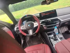 2023 BMW 5 Series 530Li Leading M Sport Package, чёрный — фото 6