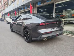 2022 Changan UNI-V 1.5T Premium — фото 4