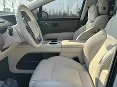 2025 Li Auto i8 Standard, белый — фото 5