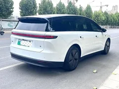 2025 Li Auto i8 Standard, белый — фото 7