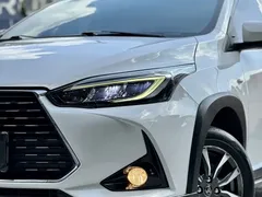 2022 Toyota Yaris L Zhixuan X 1.5L CVT Luxury Plus, белый — фото 11