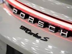 2020 Porsche 911 Turbo S Cabriolet 3.7T — фото 11