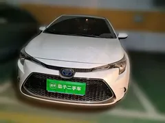 2022 Toyota Levin Hybrid 1.8H E-CVT Luxury, белый — фото 2