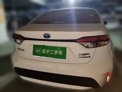 2022 Toyota Levin Hybrid 1.8H E-CVT Luxury, белый — фото 5